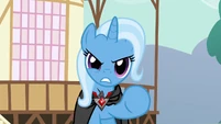 Trixie lifts her hoof S3E05