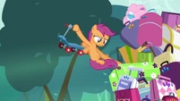 Scootaloo takes her scooter S3E06