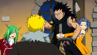 Gajeel acariciando Laxus