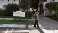 2x08 Queen for a Day (31)