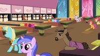 The CMC preparing to bowl S2E06