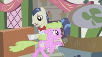 Daisy drenched S1E3