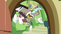 Discord "please do come in" S03E10