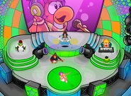 UiPE (Paultropica6) on Stage with Cadence and the Penguin Band