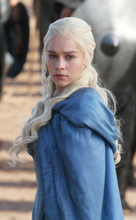 http://images1.wikia.nocookie.net/__cb20130127151117/gameofthrones/images/6/62/Daenerys_S3.jpg