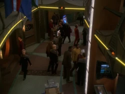 DS9Promenade2375