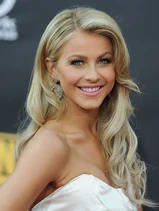 Julianne+Hough+Long+Hairstyles+Retro+Hairstyle+ JmteR6xFQGl