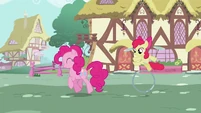 Pinkie Pie Walk 2 S2E6