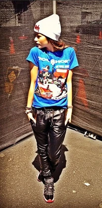 Zendaya-coleman-blue-shirt