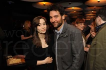 18-Cristin-Milioti-Josh-Radnor