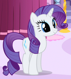 http://images1.wikia.nocookie.net/__cb20130527030559/mlp/ru/images/thumb/d/d1/Rarity_standing_S1E19_CROPPED.png/240px-Rarity_standing_S1E19_CROPPED.png