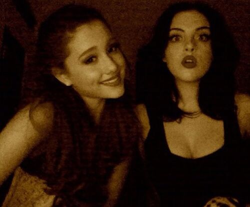 Image Ariana Grande Liz Gillies Pink Room Elizabeth Liz Gillies Wiki 5567