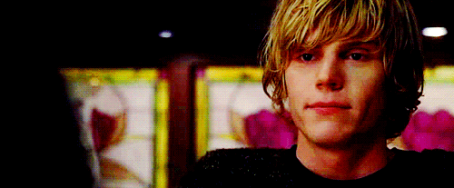 http://images1.wikia.nocookie.net/__cb20131028011543/degrassi/images/f/f2/Evan_Peters-.gif