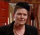 Alice Gunderson (Bergen Williams)