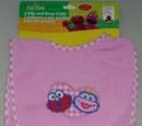 Plaza Sésamo bibs and burp cloths