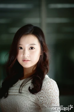 Kim Ji Won (1992)14