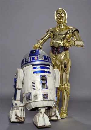 R2-D2 (Izquierda) y C-3PO (Derecha), droides astromecánico y de protocolo respectivamente, jugaron un papel de vital importancia en ambas, las Guerras Clónicas y la Guerra Civil Galáctica.