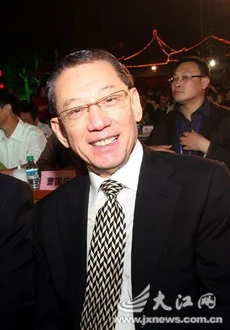 楊受成