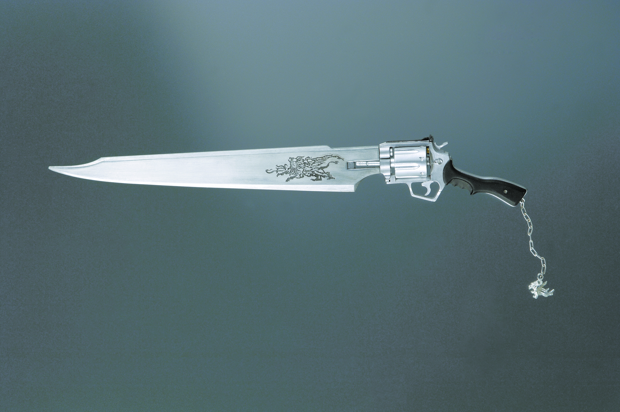 Squall_gunblade_by_SE.jpg