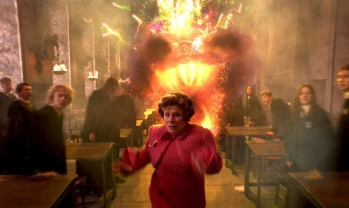 File:Terrified-Umbridge-cause-by-WeasleyTwins-Fireworks.jpg