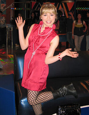 http://images1.wikia.nocookie.net/icarly/de/images/thumb/c/c1/Melanie_Puckett1.jpg/302px-Melanie_Puckett1.jpg