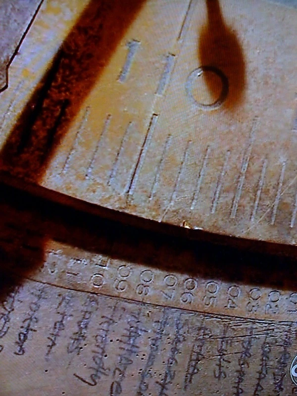 [img width=600 height=800]http://images1.wikia.nocookie.net/lostpedia/images/8/85/108-Wallace.jpg[/img]