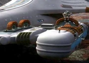 Warpspulen der Intrepid-Klasse bei der Wartung.