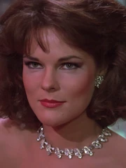Carolyn McCormick als Minuet