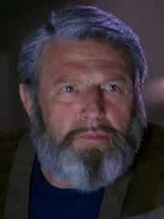 Theodore Bikel als Sergey Rozhenko