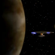 Die USS Enterprise (NCC-1701-D) im Orbit um Brekka