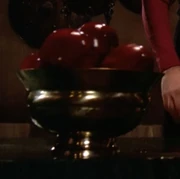 A bowl of red apples