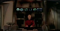 Picard sur la passerelle de l'USS Stargazer en 2364