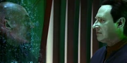 Data gebruikt een nood transporter om Captain Picard uit de de Scimitar te transporteren, kort voordat het Reman oorlogsschip vernietigd wordt.