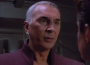 Minister Jaro Essa van de Bajoran Voorlopige Regering