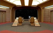 De operaties consoles op een Galaxy-klasse brug
