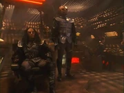 Martok en Worf op de brug van de Rotarran.