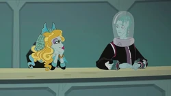 Blue Lagoona - staring
