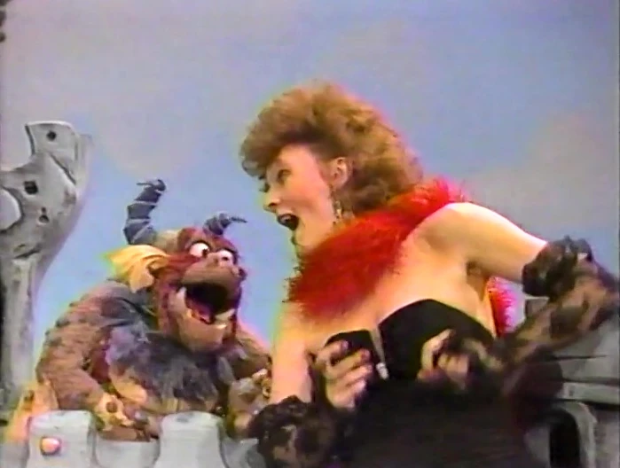 Rita and Gertha sing "You Are My Sunshine"