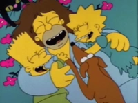Bart, Lisa e o Ajudante de Papai noel Abraçando Homer