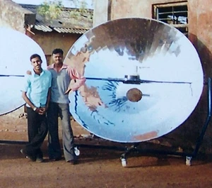 The 2.3 meter parabolic Community cooker ready for operation