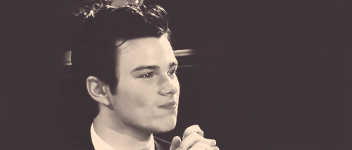 http://images1.wikia.nocookie.net/__cb20131025175355/glee/images/f/f8/Chris_colfer_tongue.gif